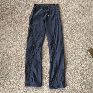 Lululemon size 4 dark grey wind pants